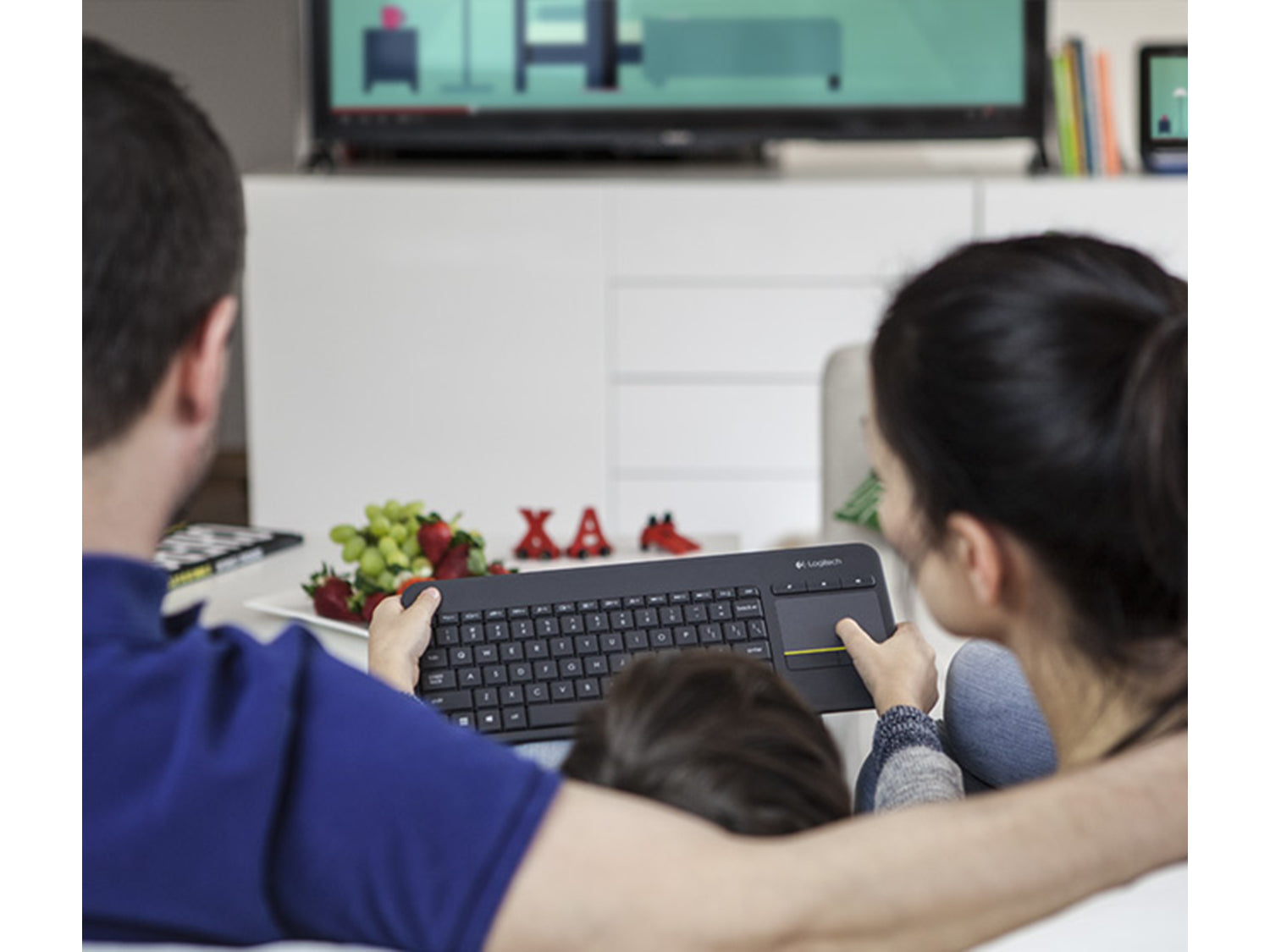 Logitech Wireless Touch Keyboard K400 Plus, в черно