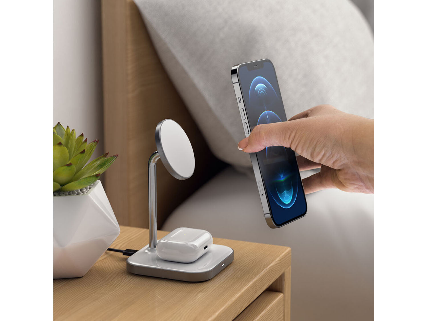 Satechi Aluminium 2-in-1 Magnetic Wireless Charging stand, white