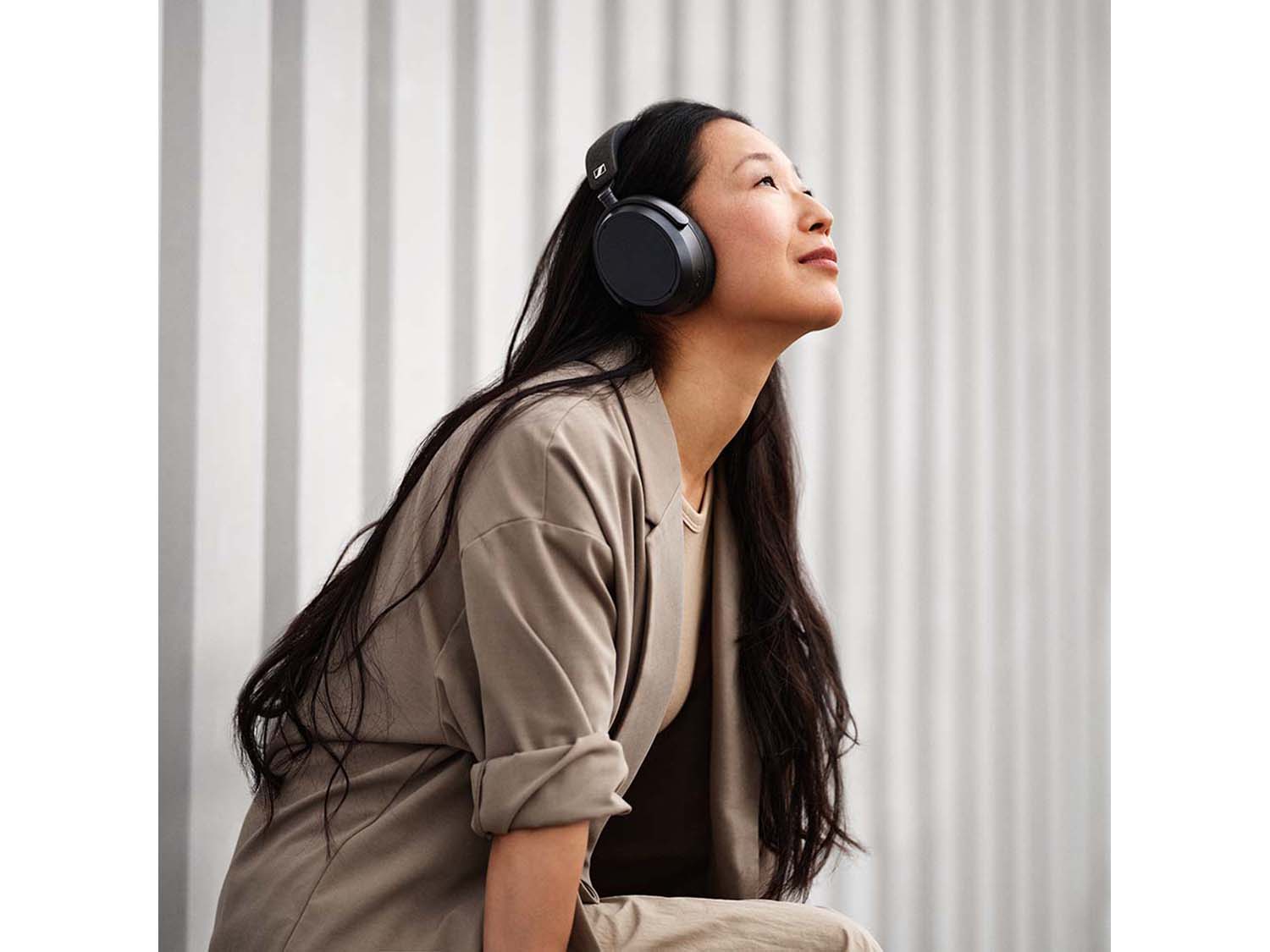 Sennheiser MOMENTUM 4 Wireless - Черни