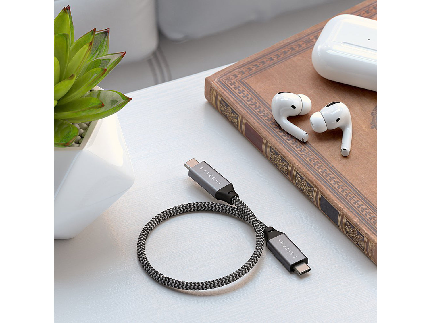 Satechi USB4 C-To-C Braided Cable 40 Gbps 25cm - Grey
