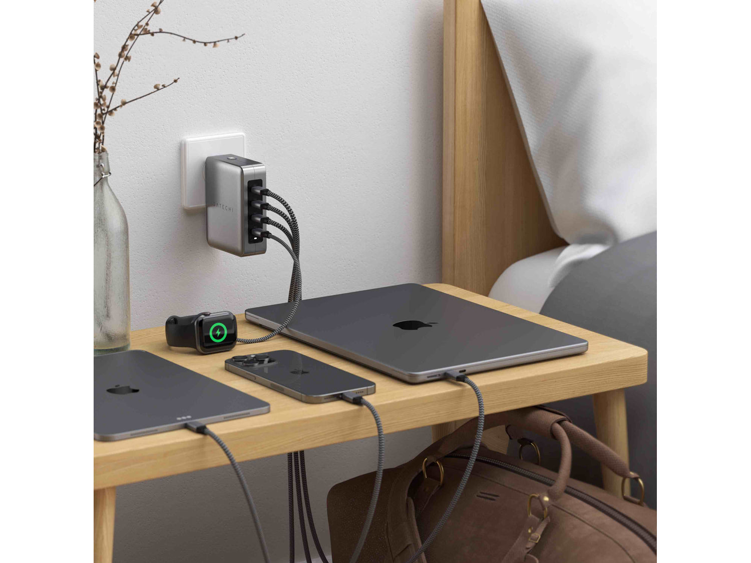 Satechi 145W USB-C 4-port GaN Travel Charger