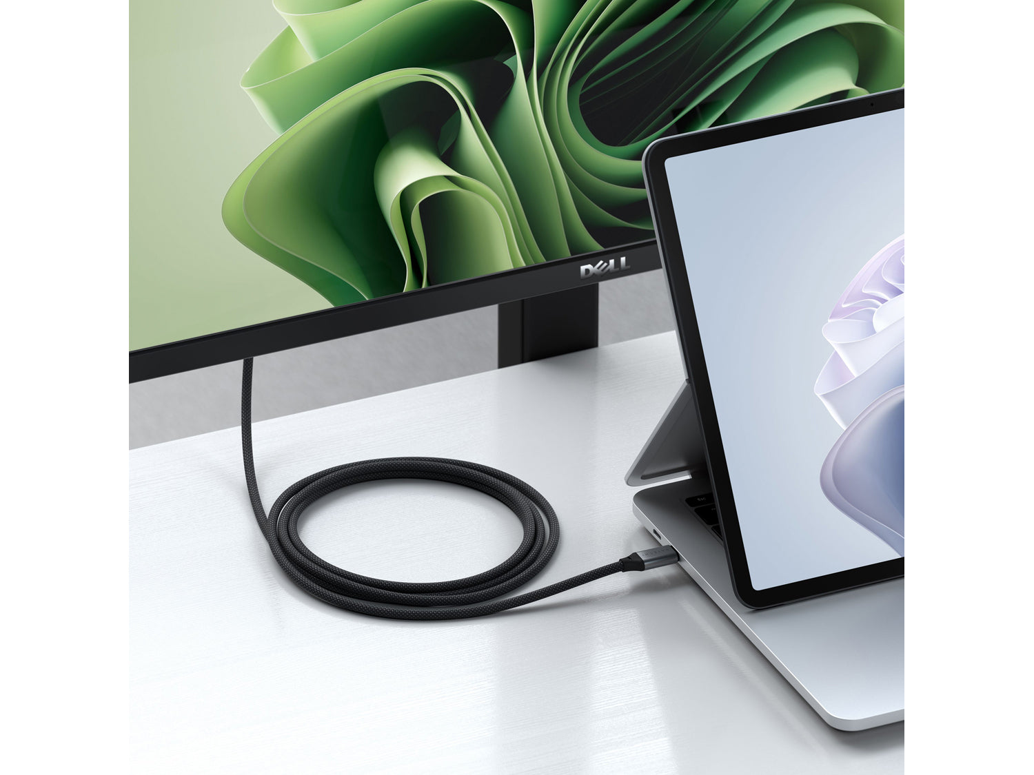 Satechi USB-C към HDMI 2.1 кабел, 8K - 2-метров