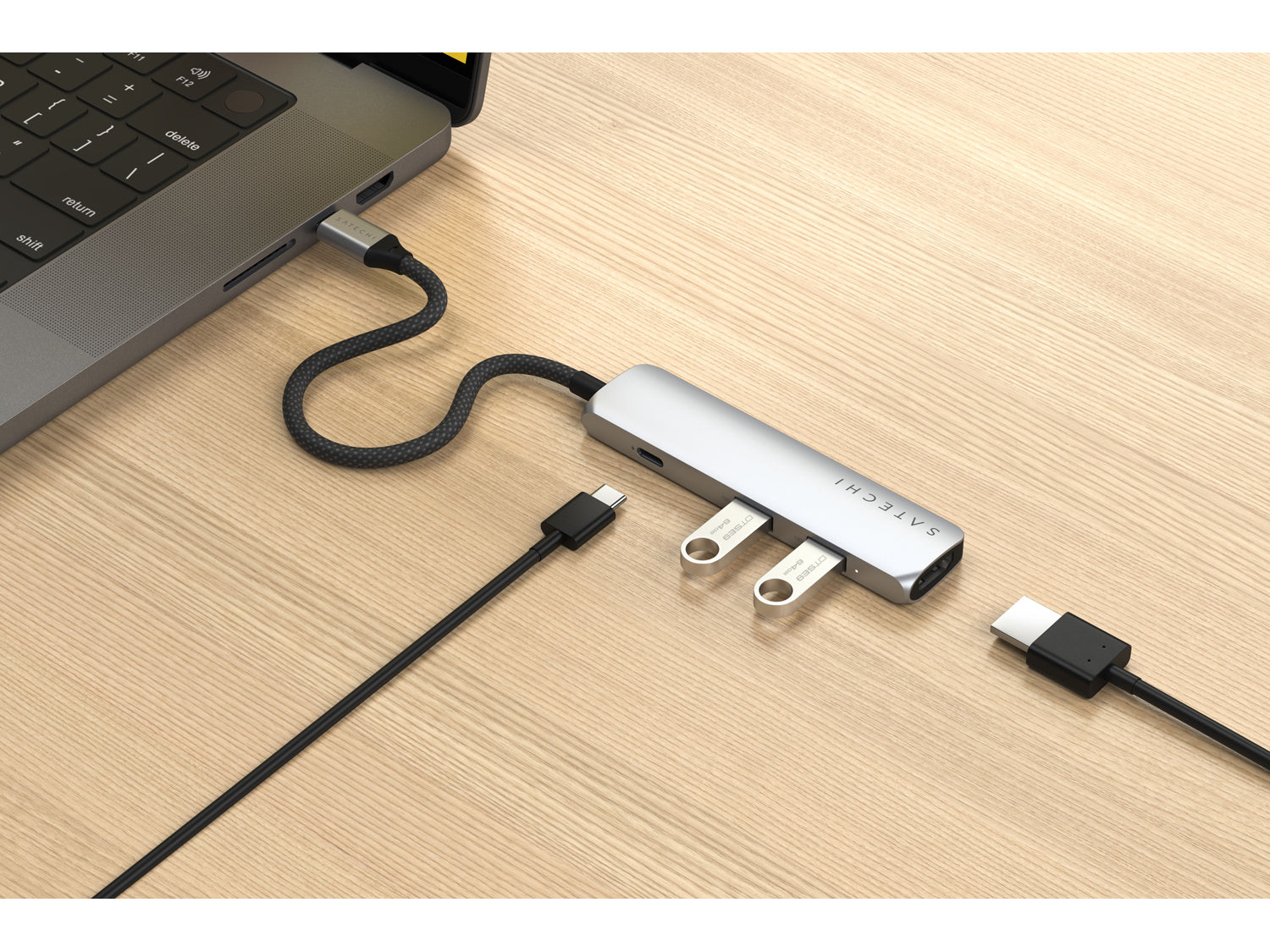 Satechi 4-in-1 USB-C Slim Multiport Adapter 4K - Silver