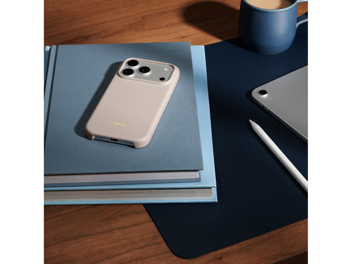 Beats iPhone 17 Pro Case with MagSafe and Camera Control - Lime Stone