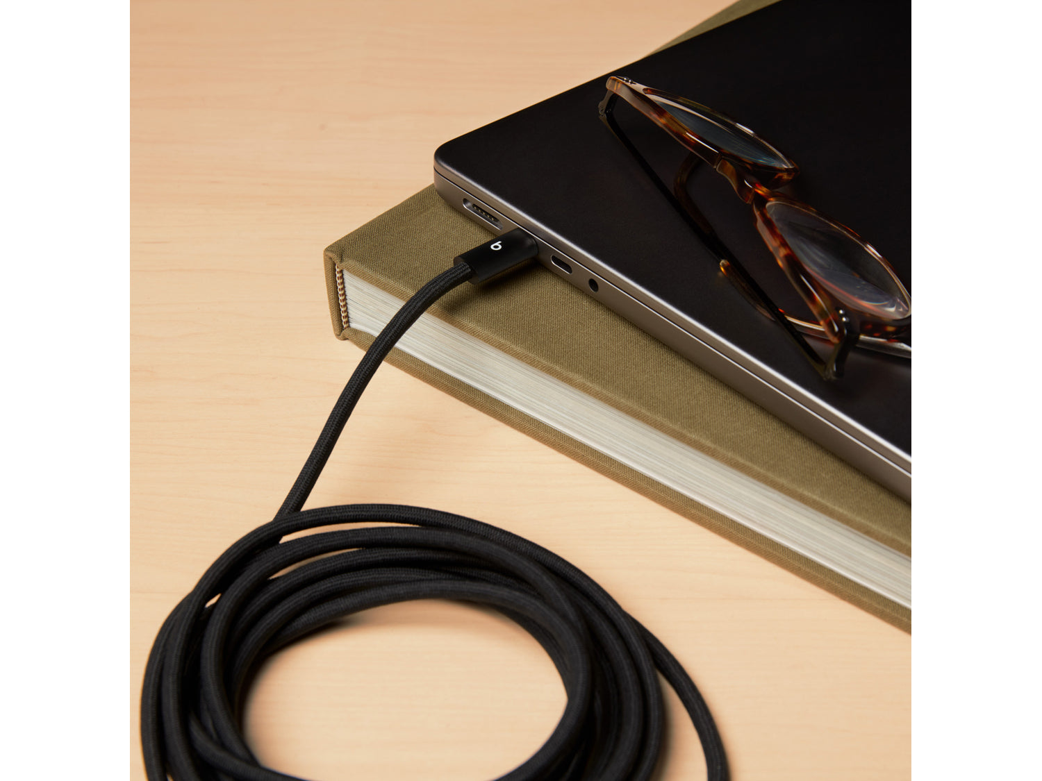 Beats USB‑C to USB‑C Braided Cable (3 m) – Bolt Black