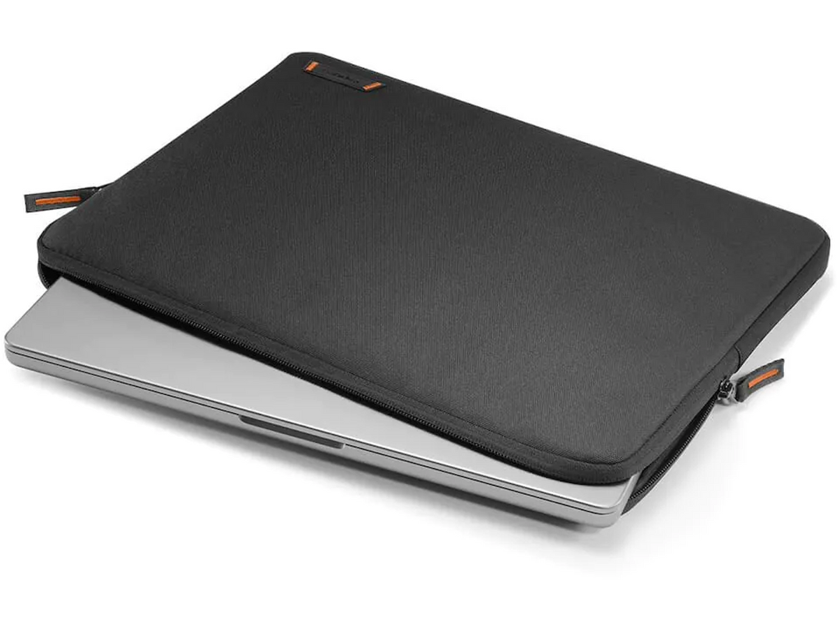 Spigen Basic Laptop Sleeve 16" Черен
