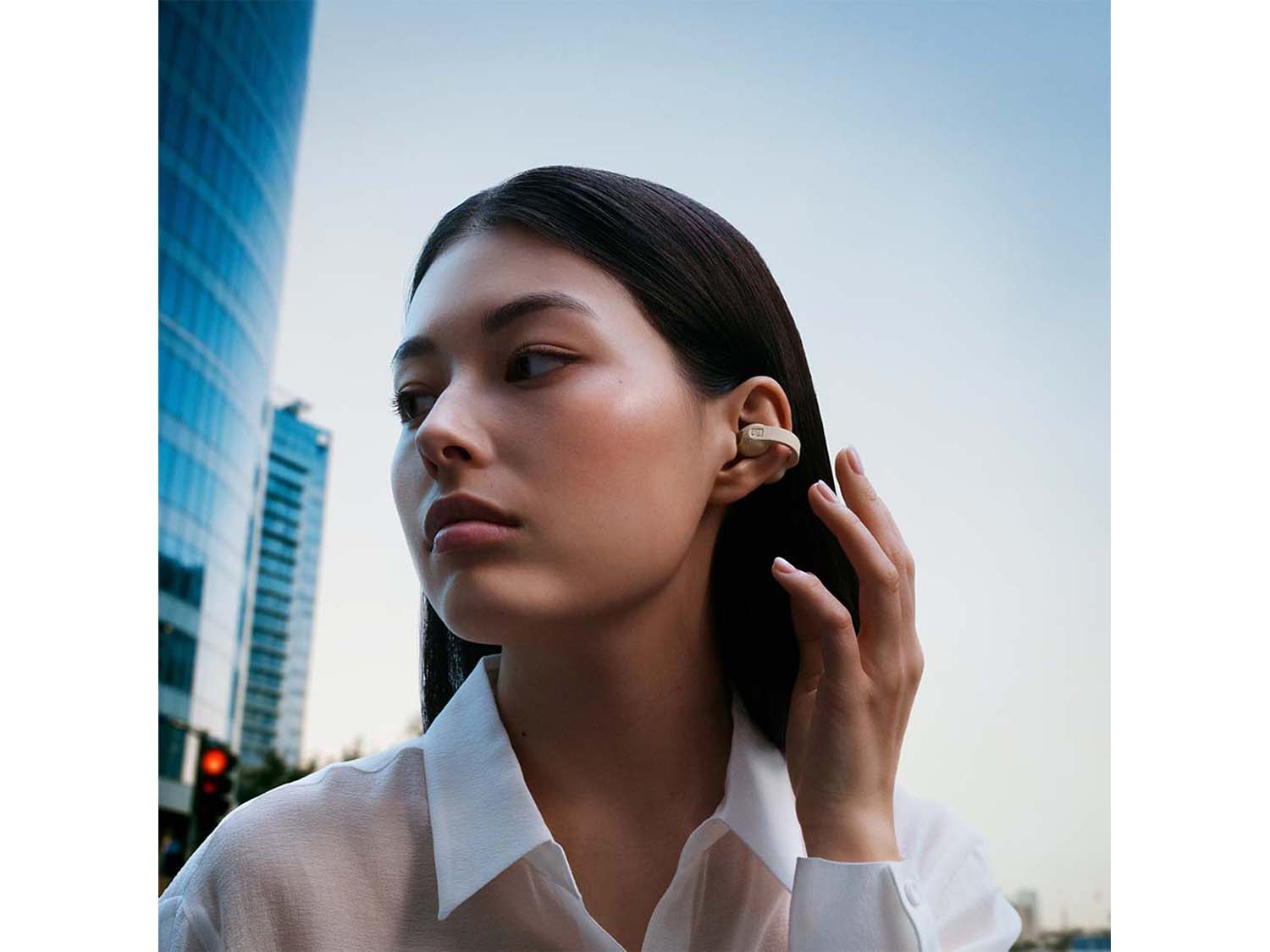 Sennheiser ACCENTUM Clip - бежови