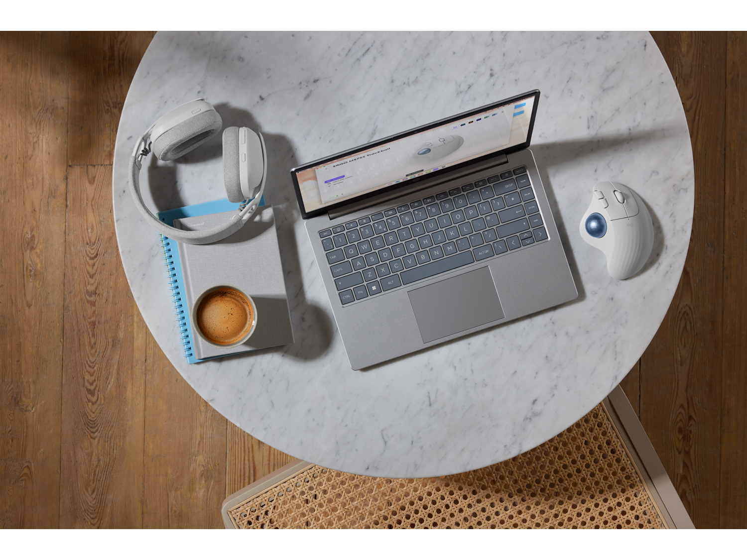 Logitech ERGO M575S,  Off-White + Blue Ball