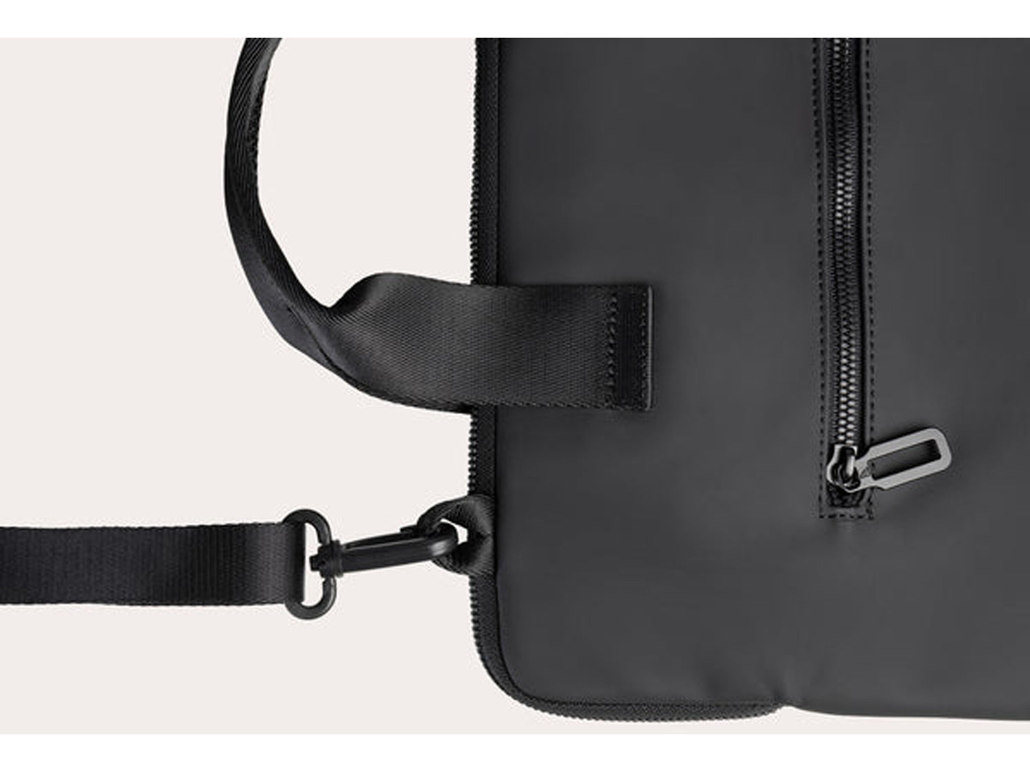 Tucano Gommo Super Slim Чанта 15" Черно